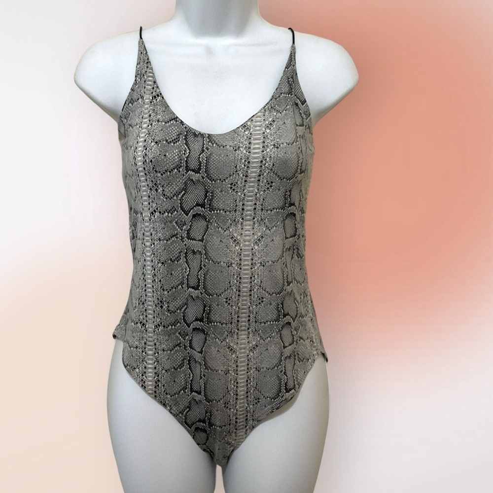 Gaze Gray Snakeskin Print Bodysuit Size M